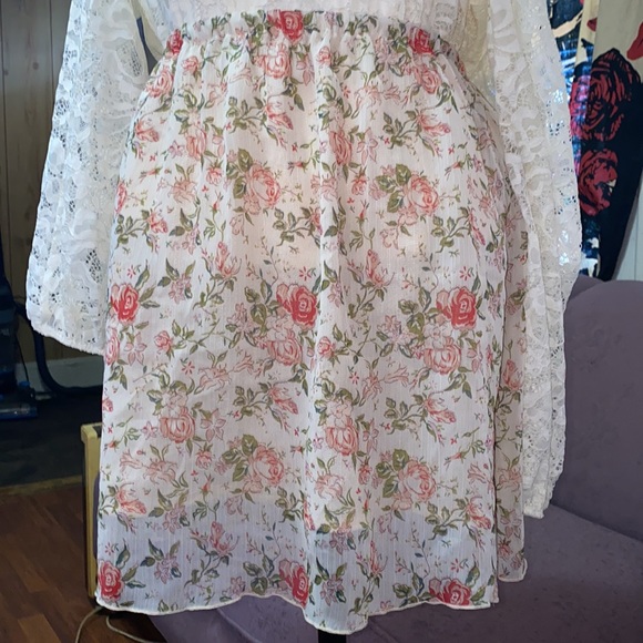 Vintage floral skirt. - Picture 2 of 4